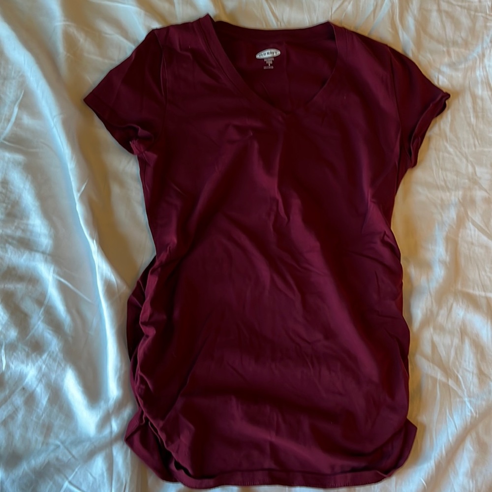 Maternity V-Neck Side-Shirred T-Shirt in red